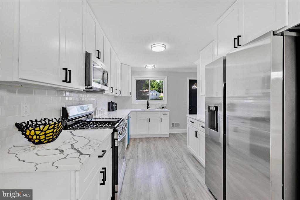 101 Chartley Dr