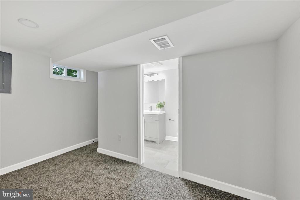101 Chartley Dr