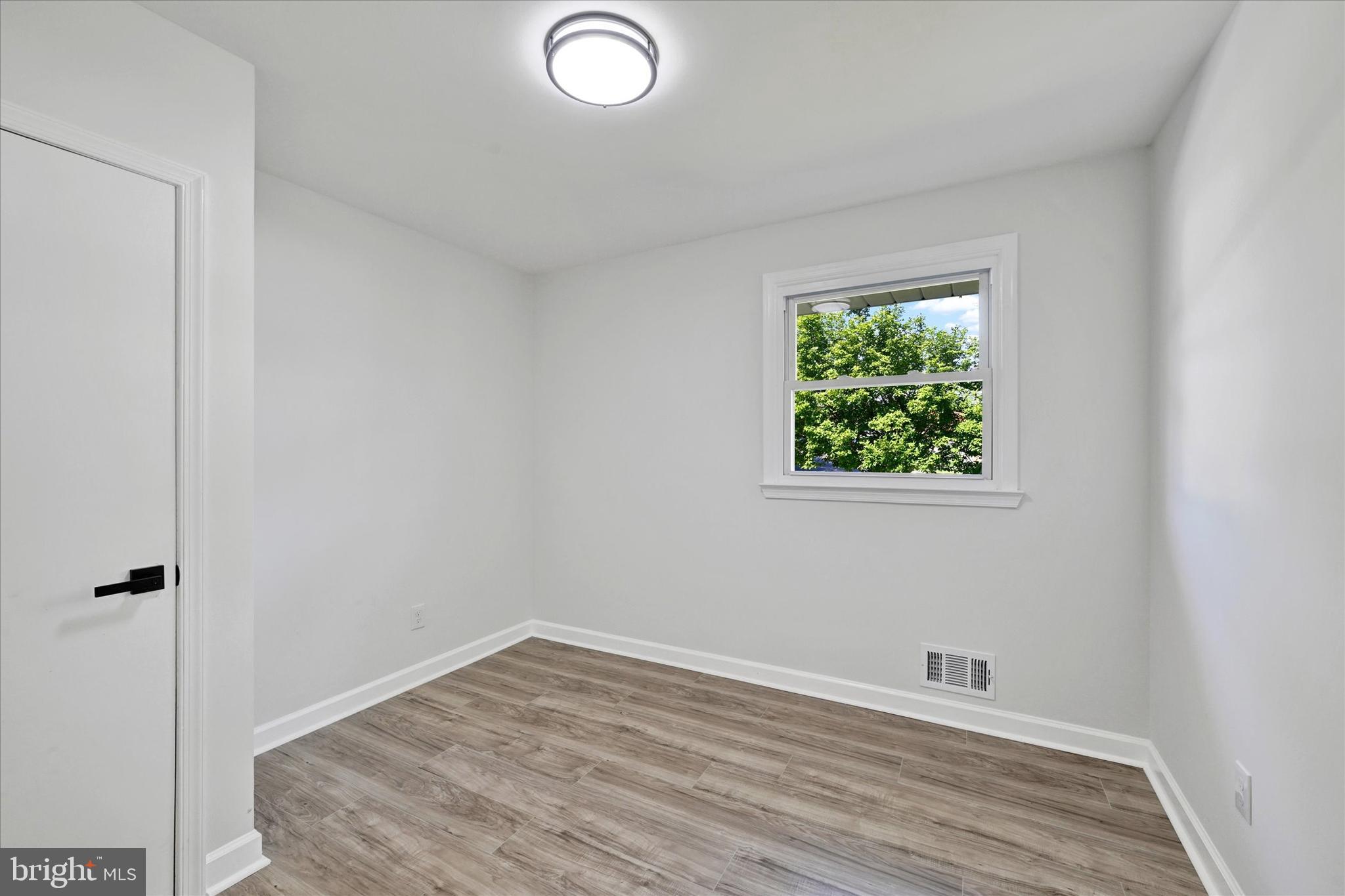 101 Chartley Dr