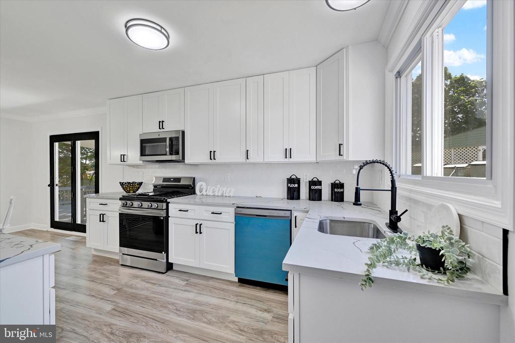 101 Chartley Dr
