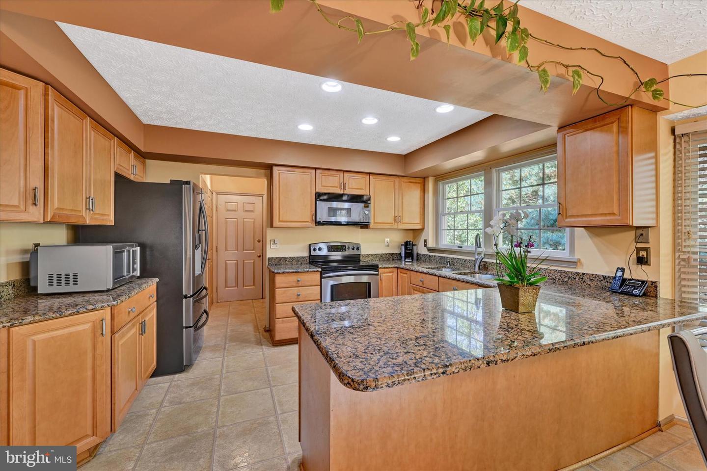 2700 Moores Valley Dr