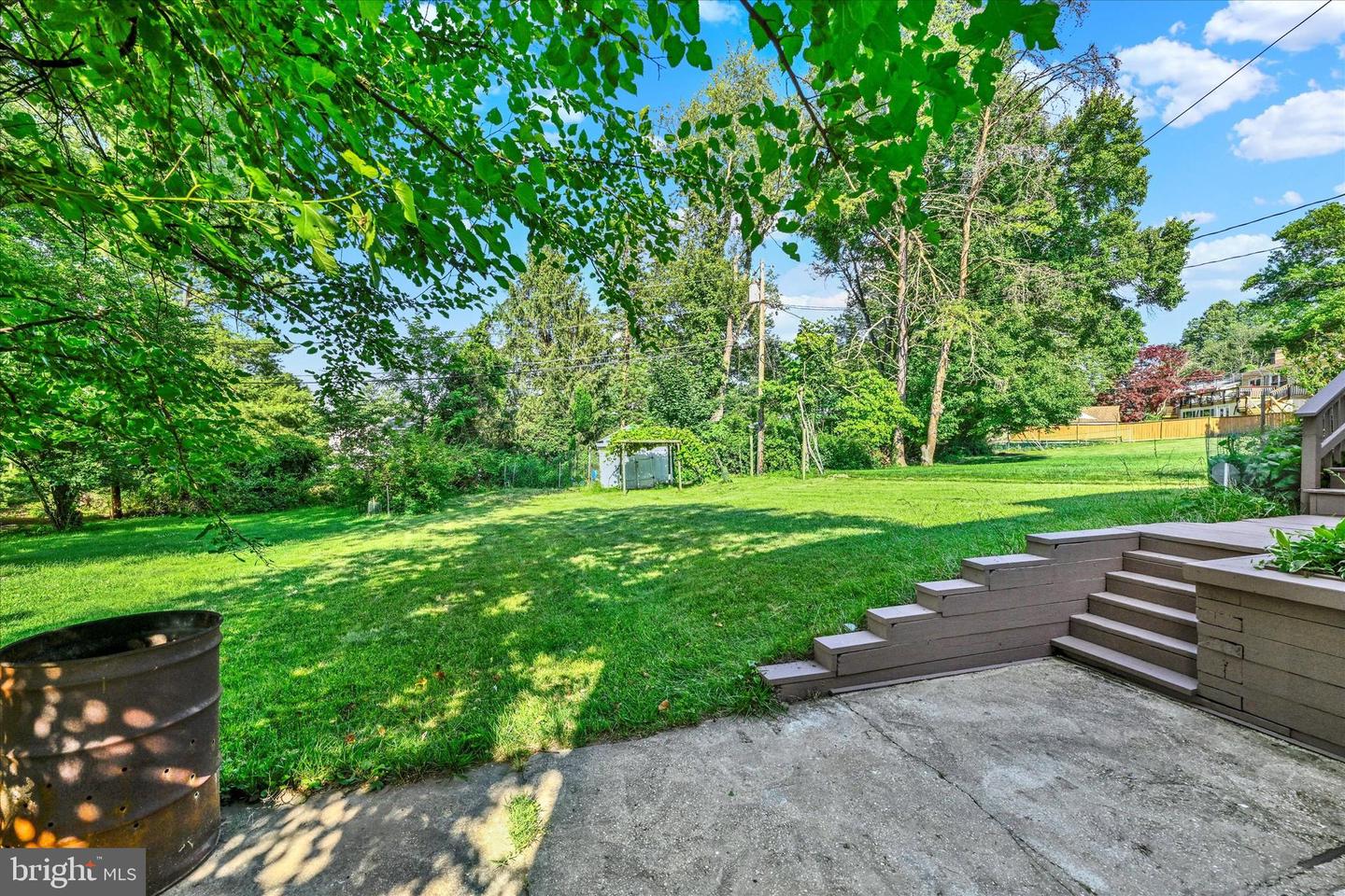 127 W Chestnut Hill Ln