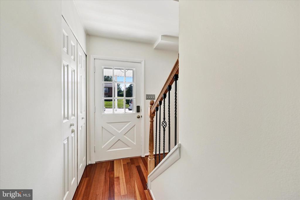 127 W Chestnut Hill Ln