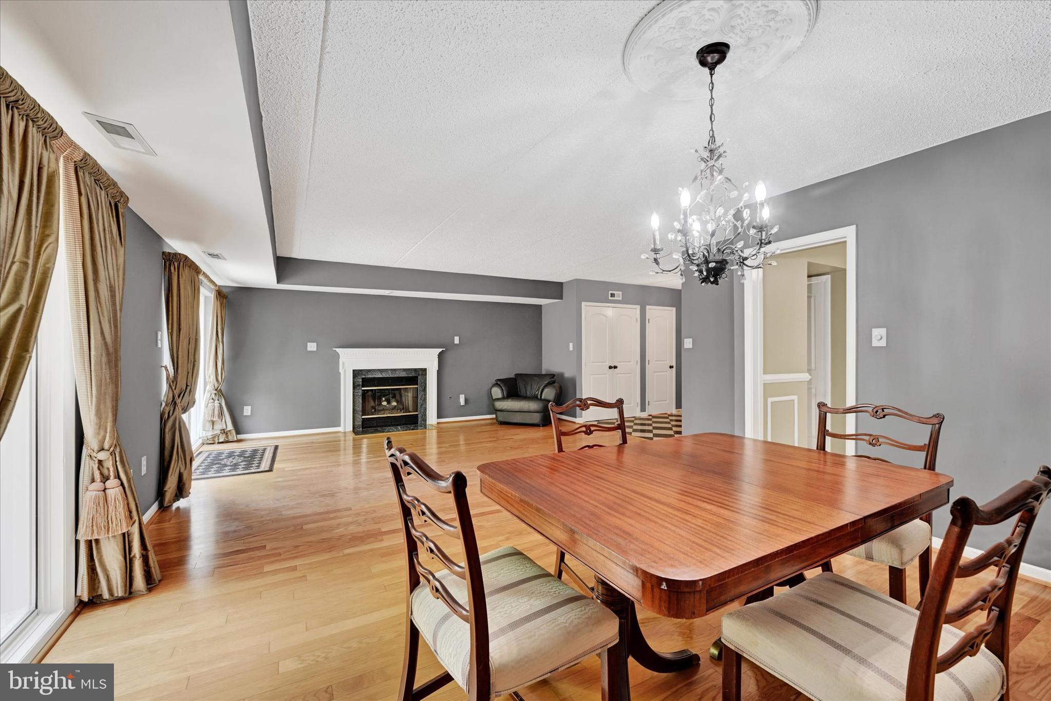 2 Lamplighter Ct #2