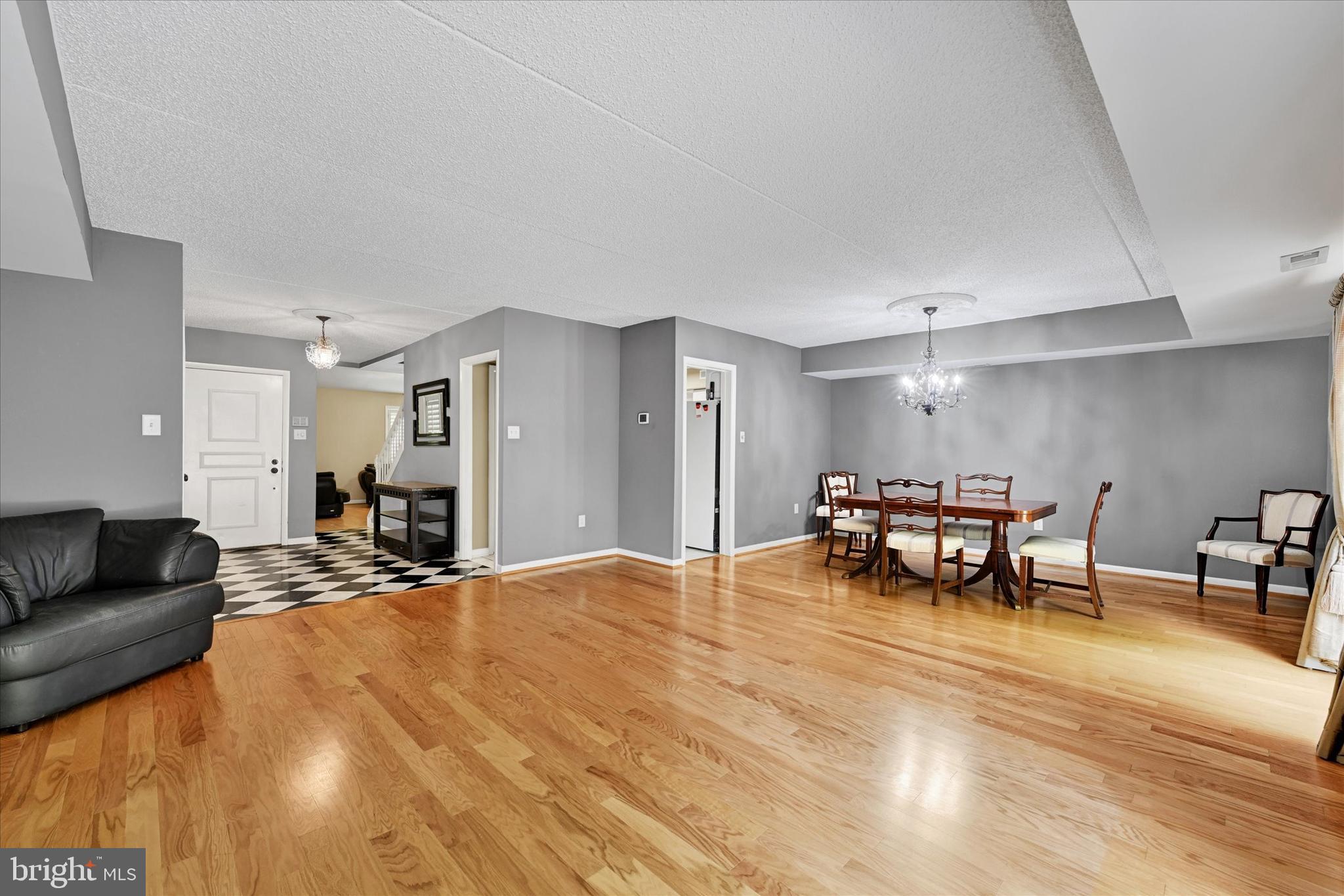 2 Lamplighter Ct #2
