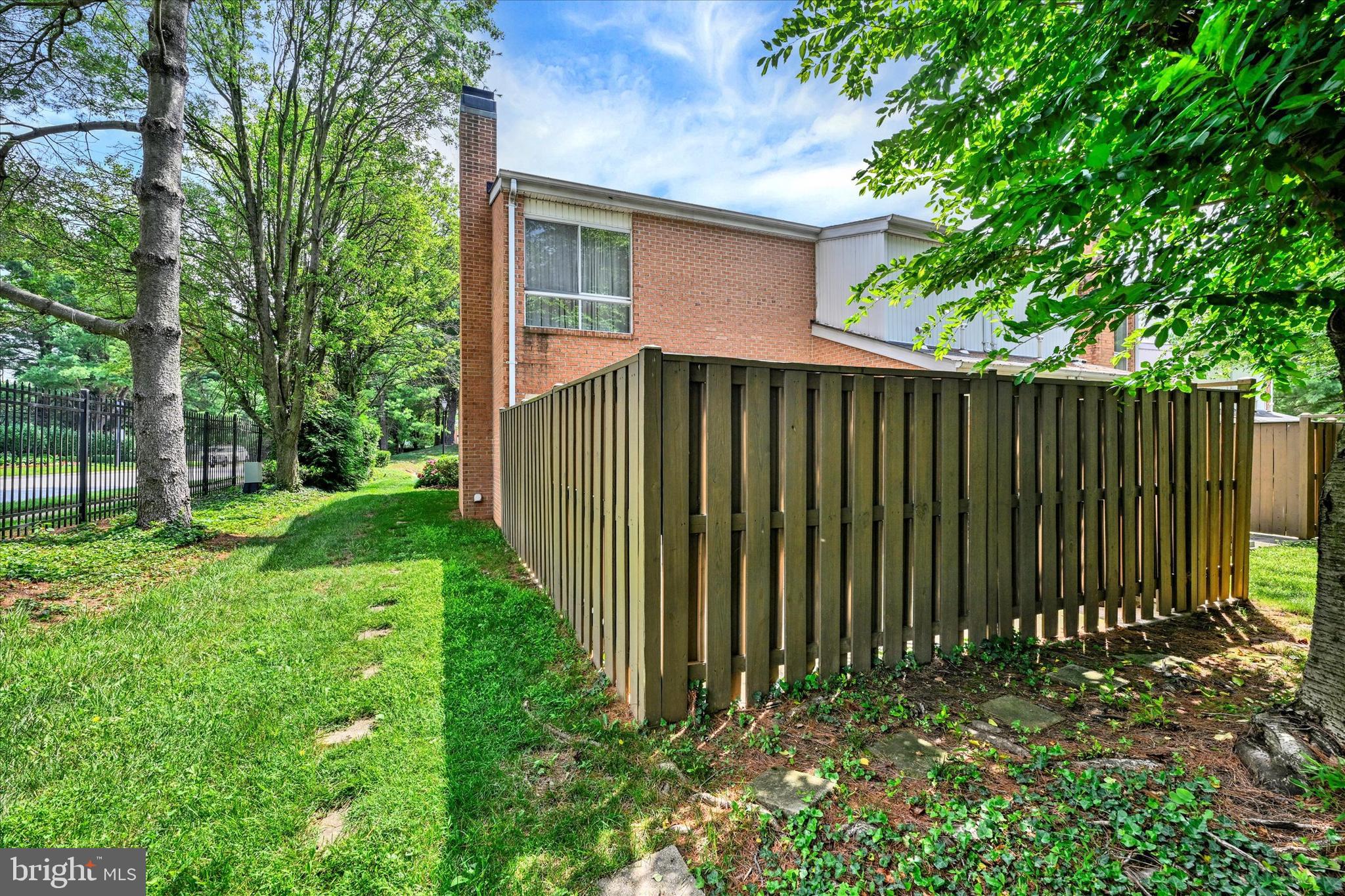2 Lamplighter Ct #2