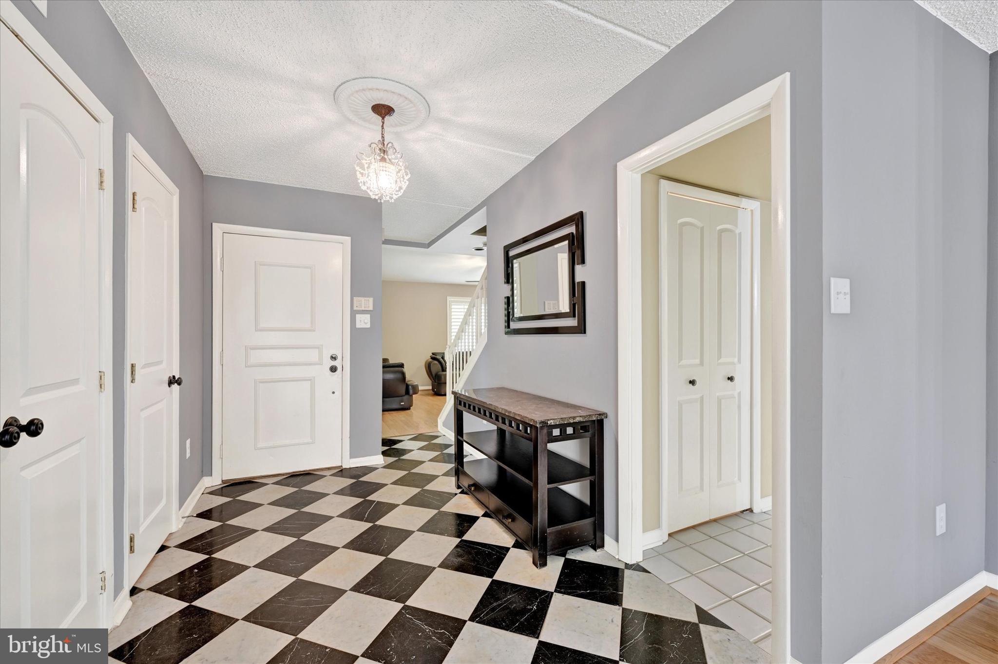 2 Lamplighter Ct #2