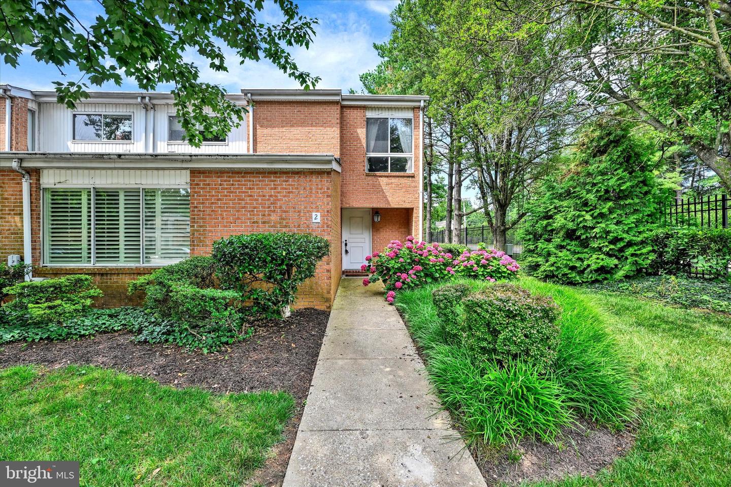 2 Lamplighter Ct #2