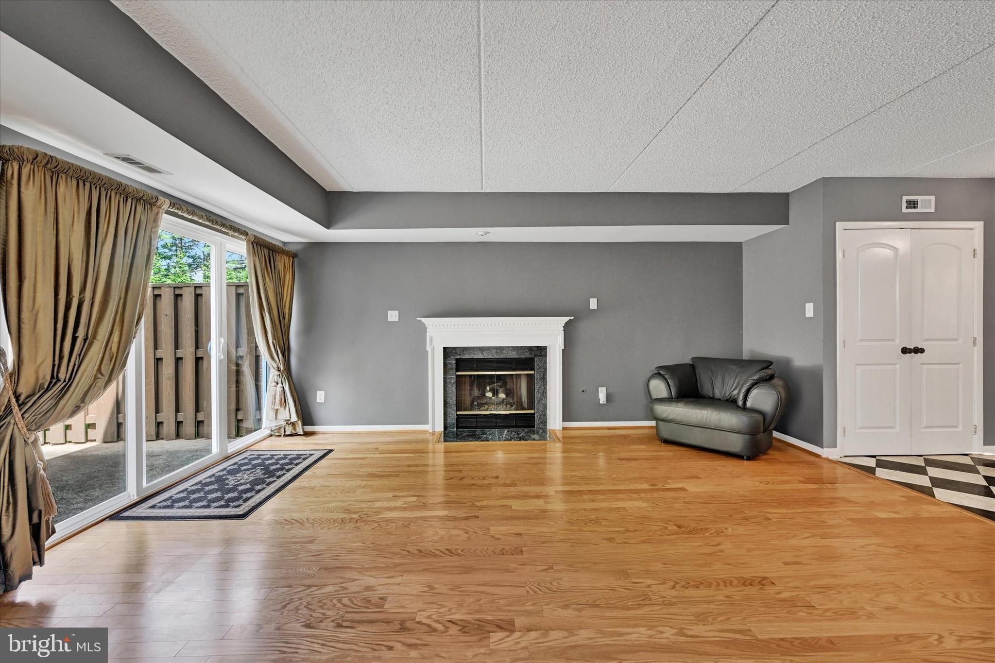 2 Lamplighter Ct #2