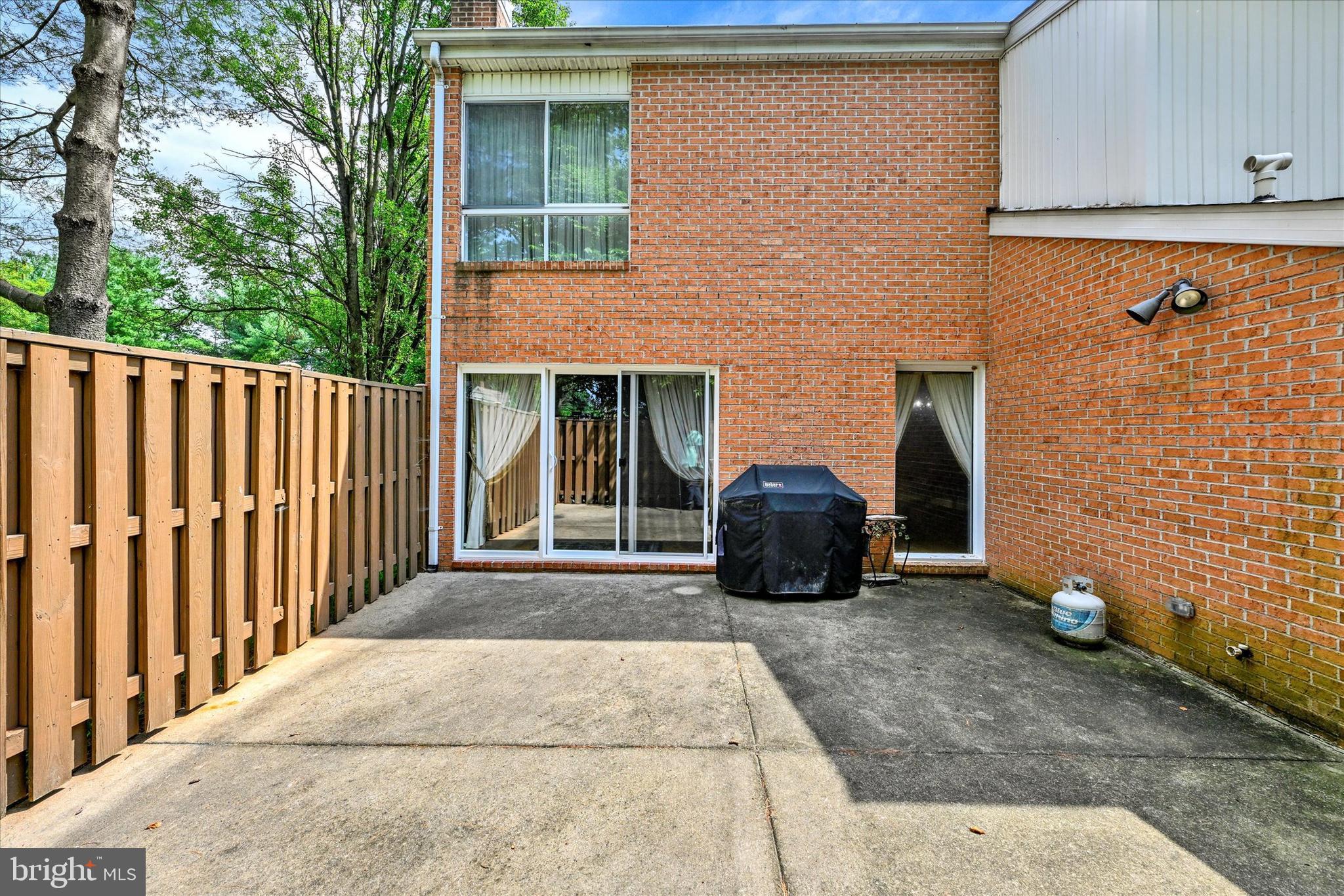 2 Lamplighter Ct #2