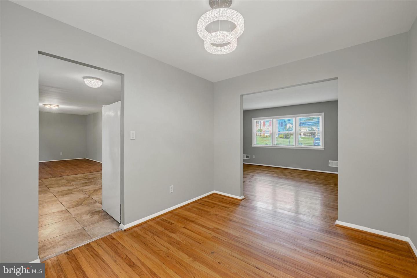 125 W Chestnut Hill Ln