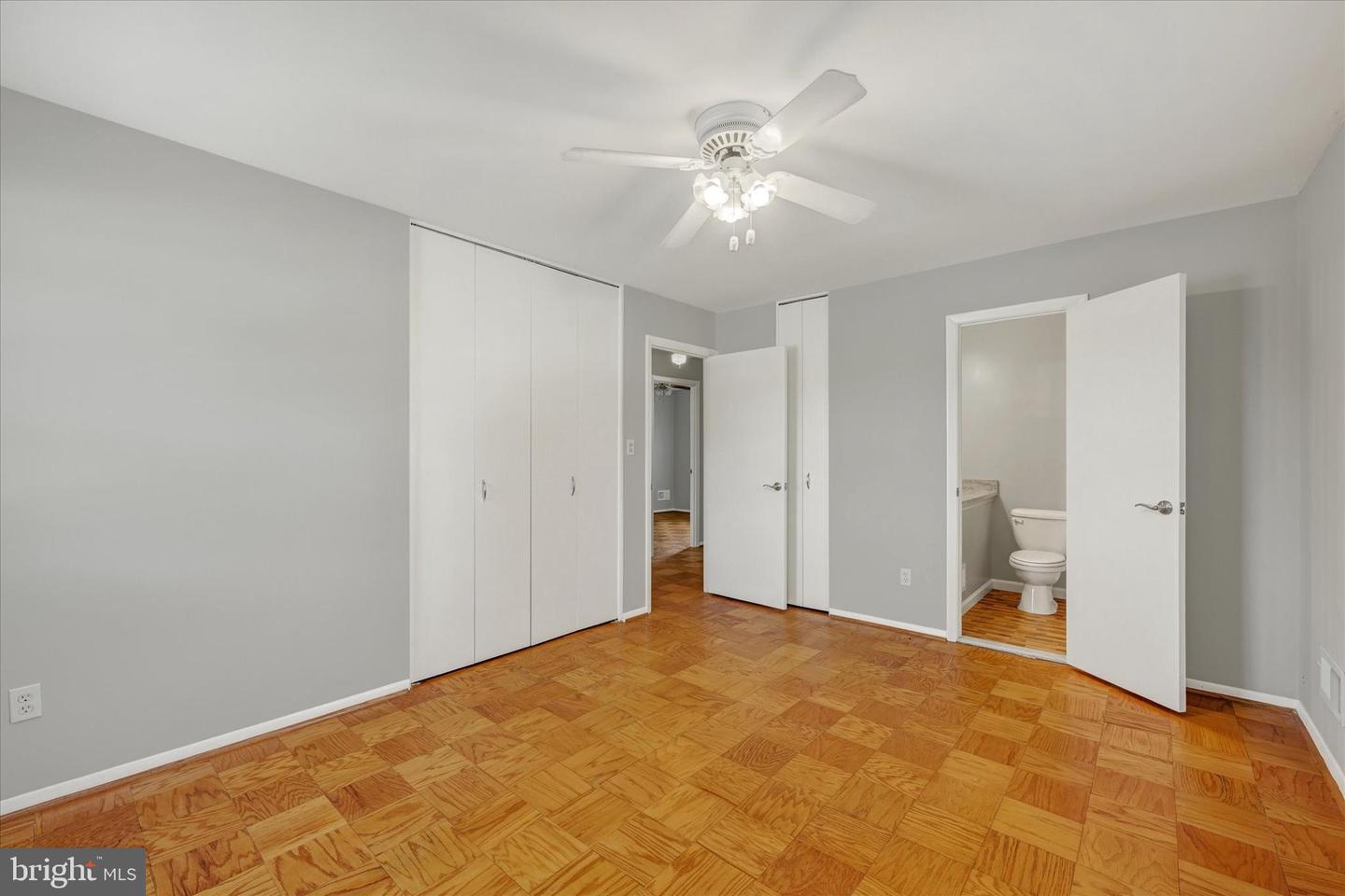 125 W Chestnut Hill Ln