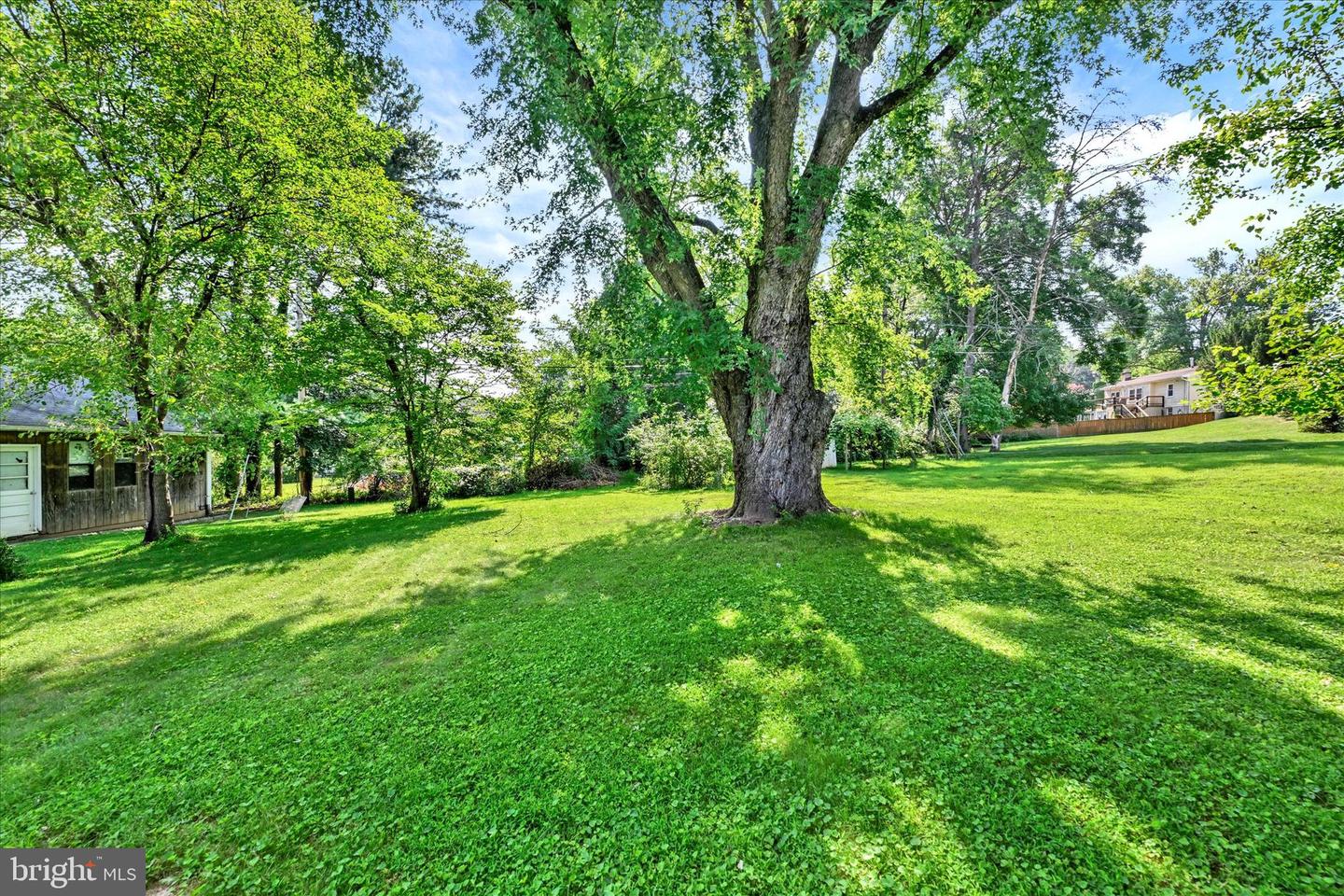 125 W Chestnut Hill Ln