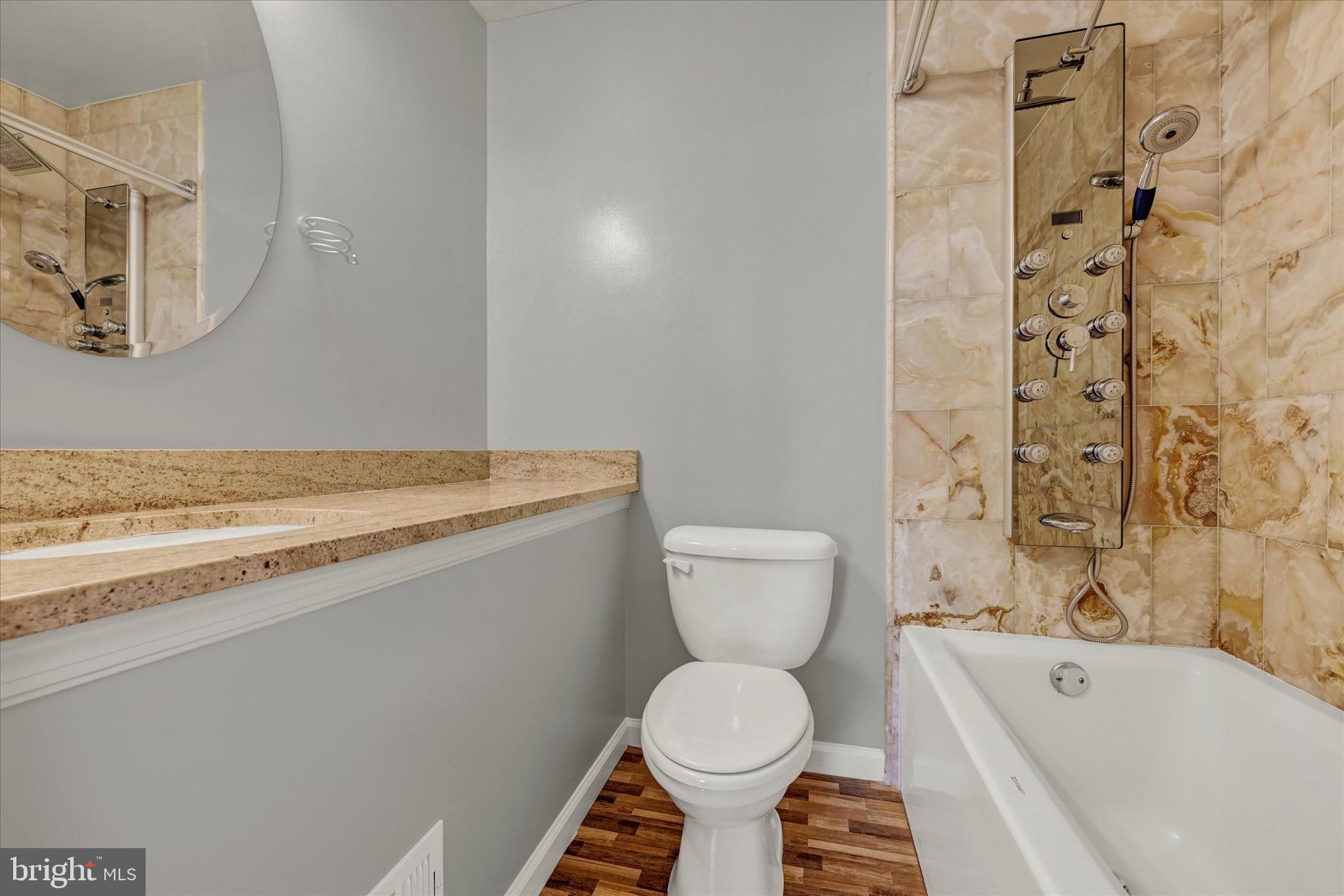 125 W Chestnut Hill Ln