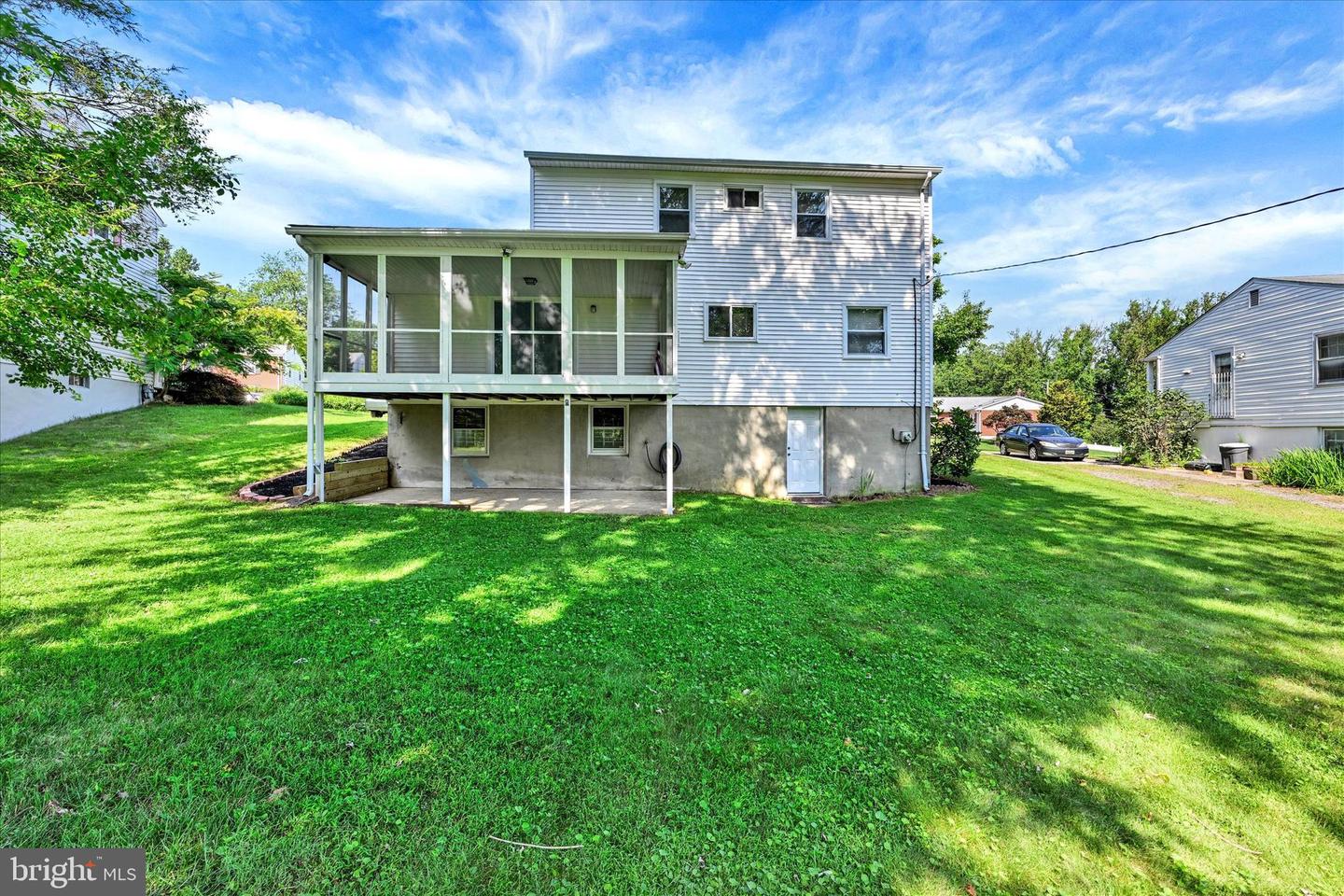 125 W Chestnut Hill Ln
