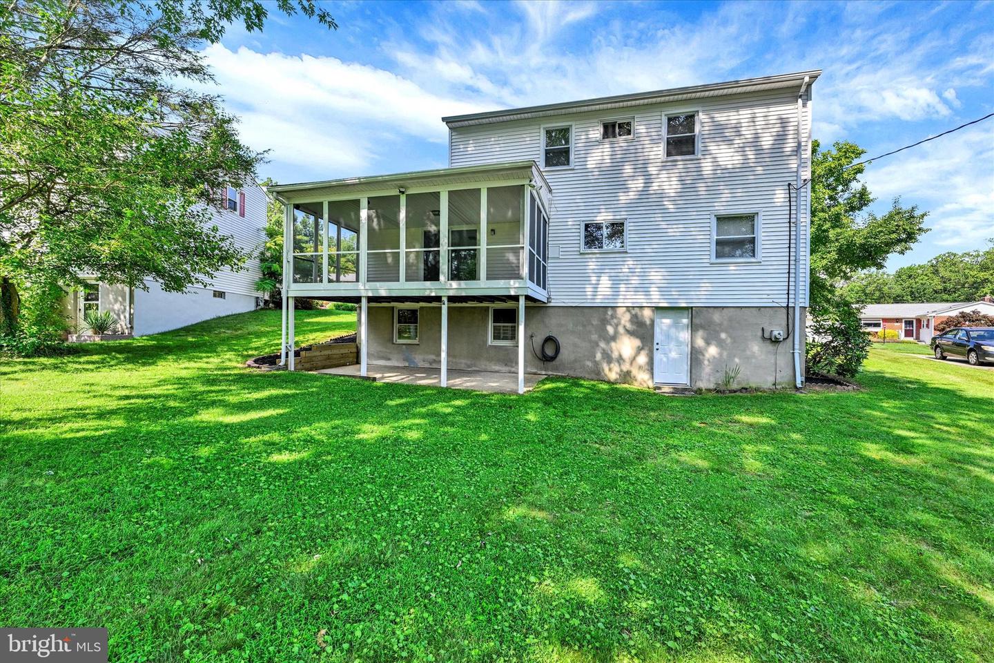 125 W Chestnut Hill Ln