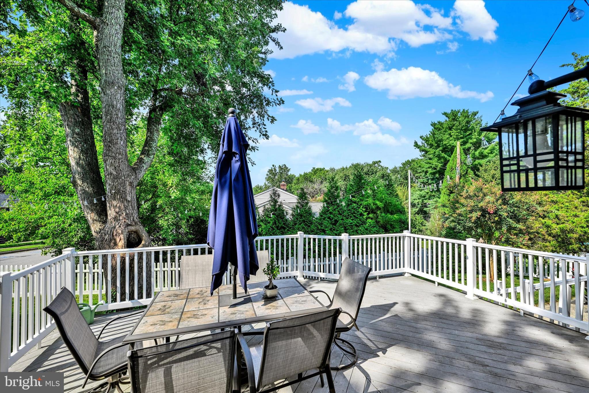 127 Ridgefield Rd