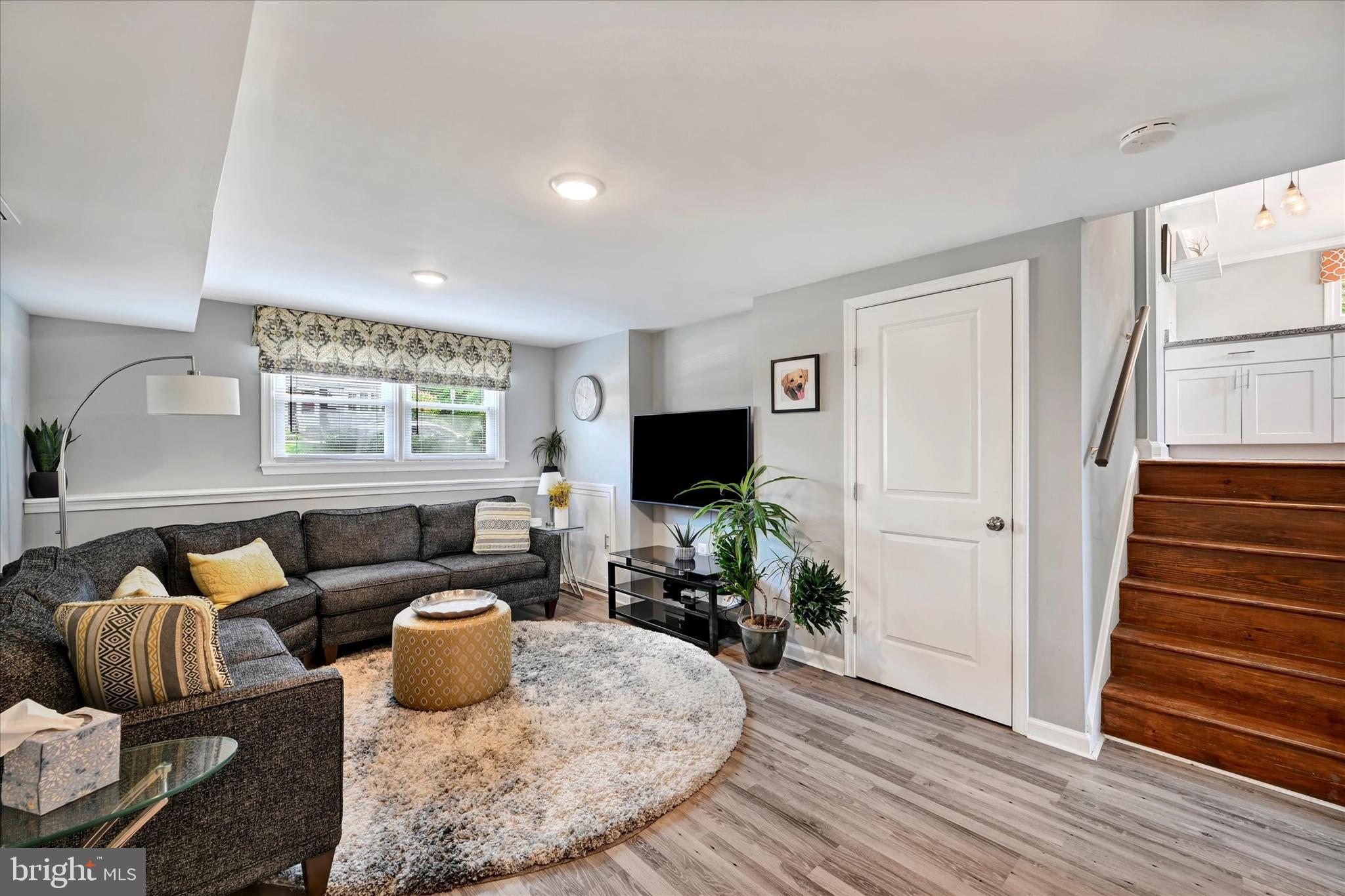 127 Ridgefield Rd