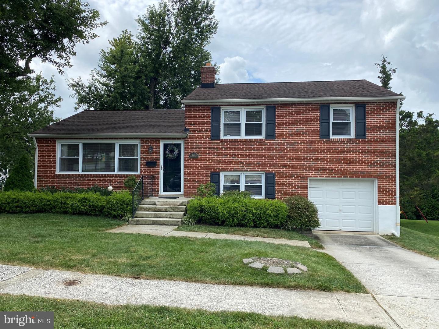 127 Ridgefield Rd