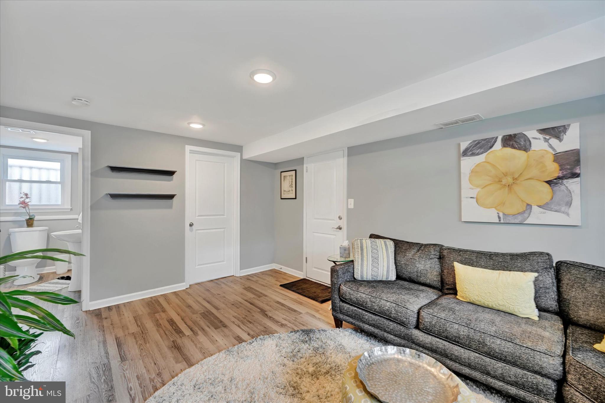 127 Ridgefield Rd