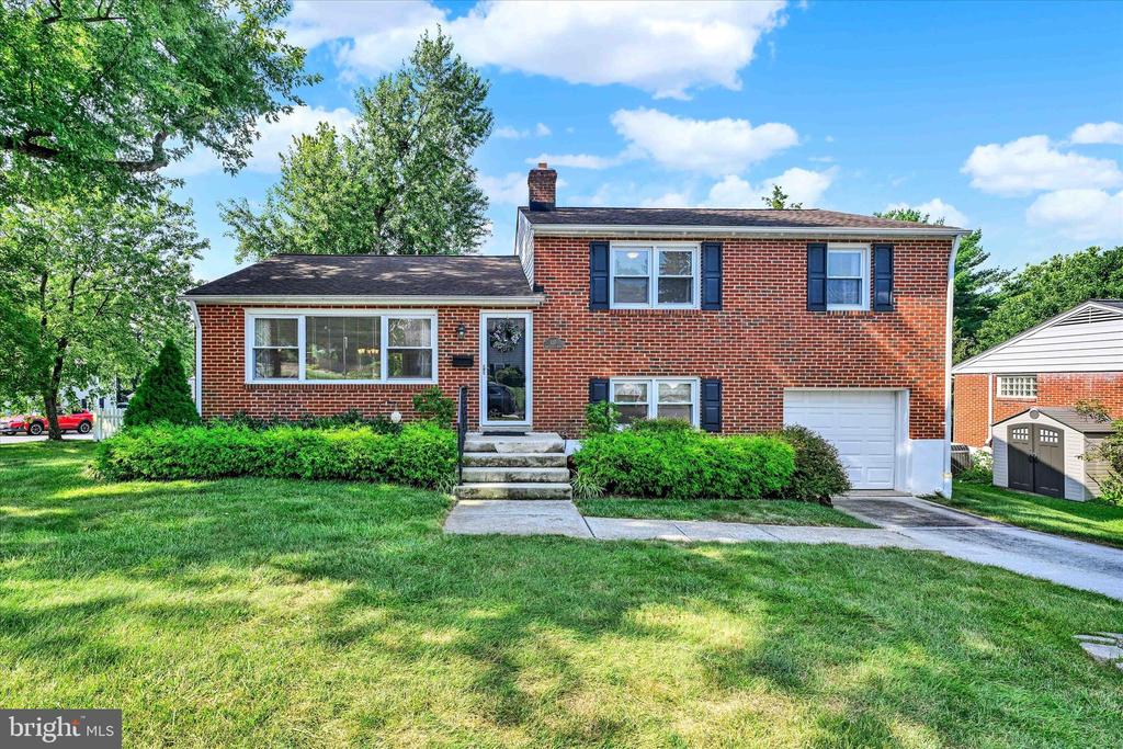 127 Ridgefield Rd
