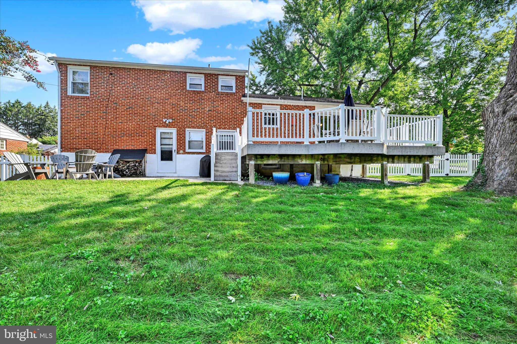 127 Ridgefield Rd