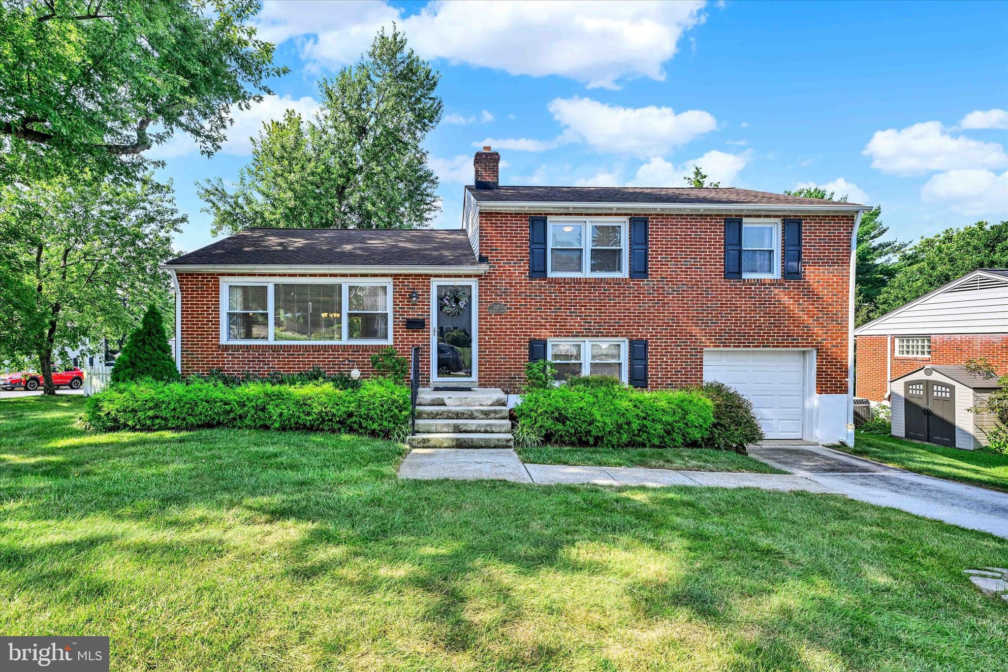 127 Ridgefield Rd