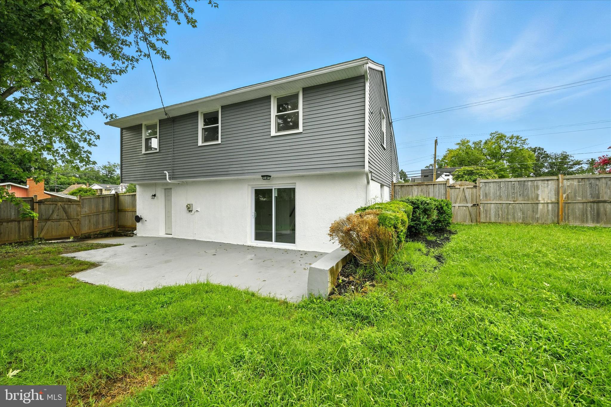 932 MACE AVENUE