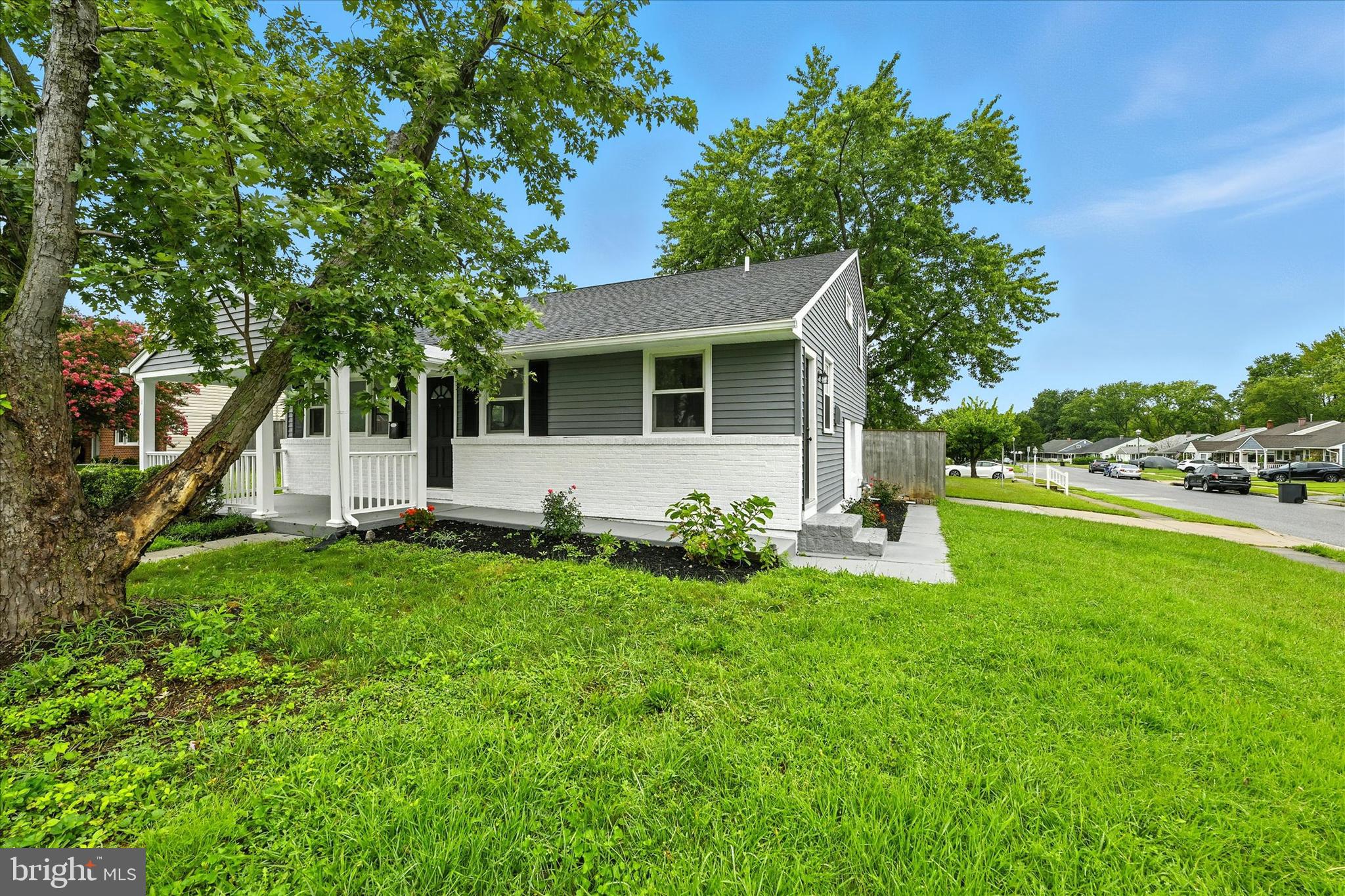 932 MACE AVENUE