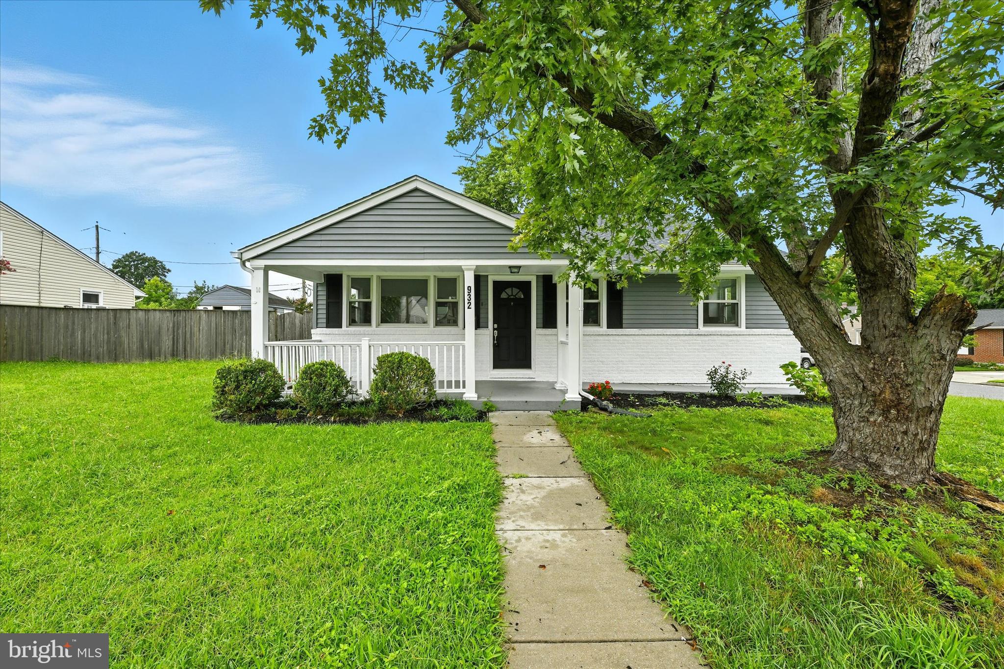 932 MACE AVENUE