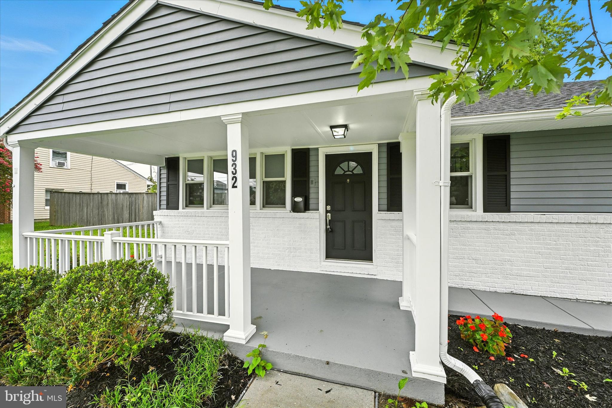 932 MACE AVENUE