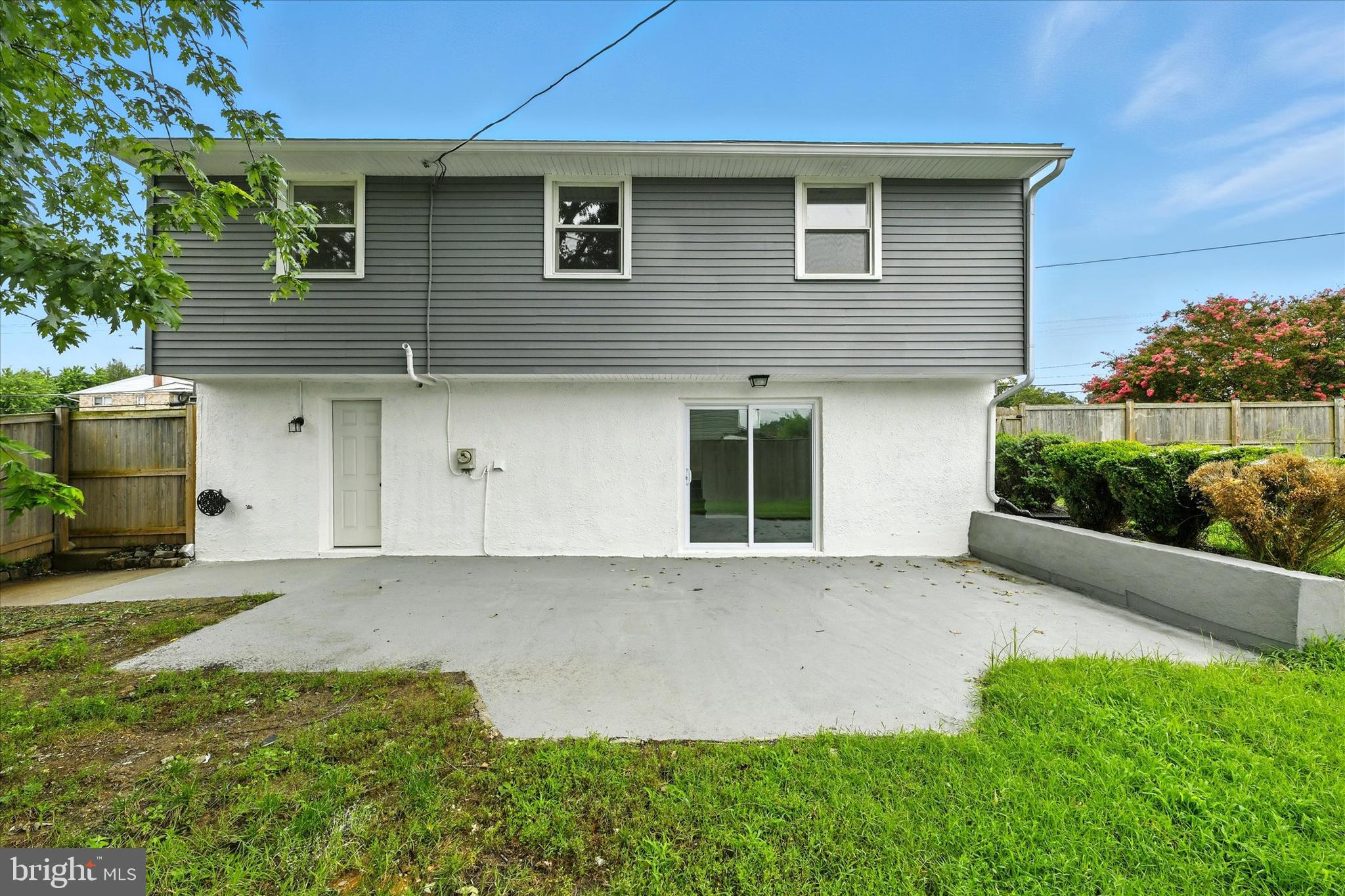 932 MACE AVENUE