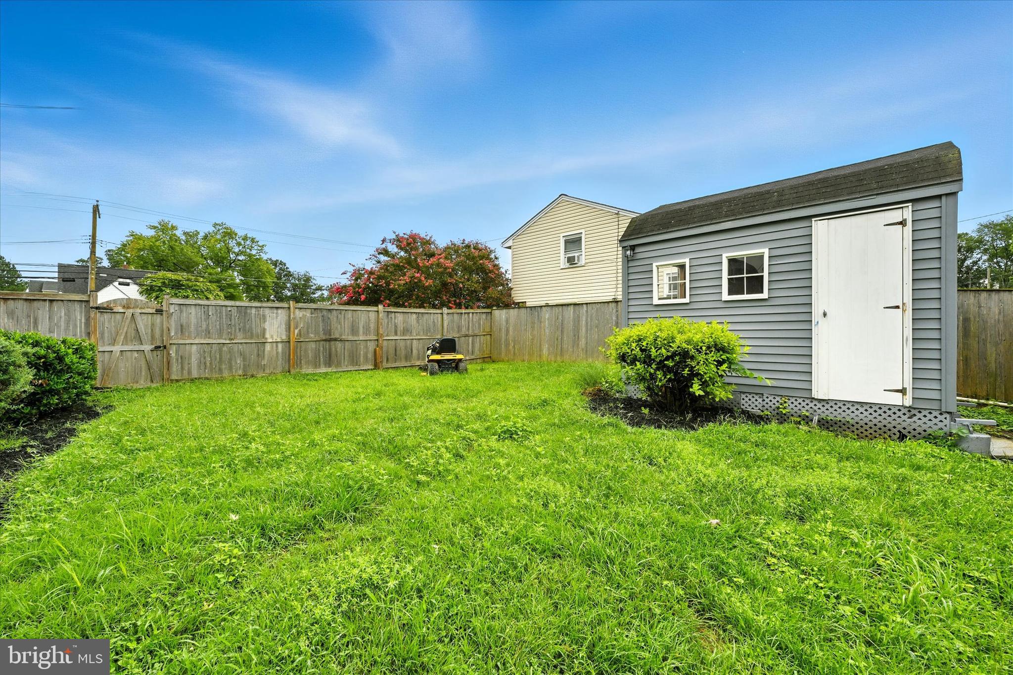 932 MACE AVENUE