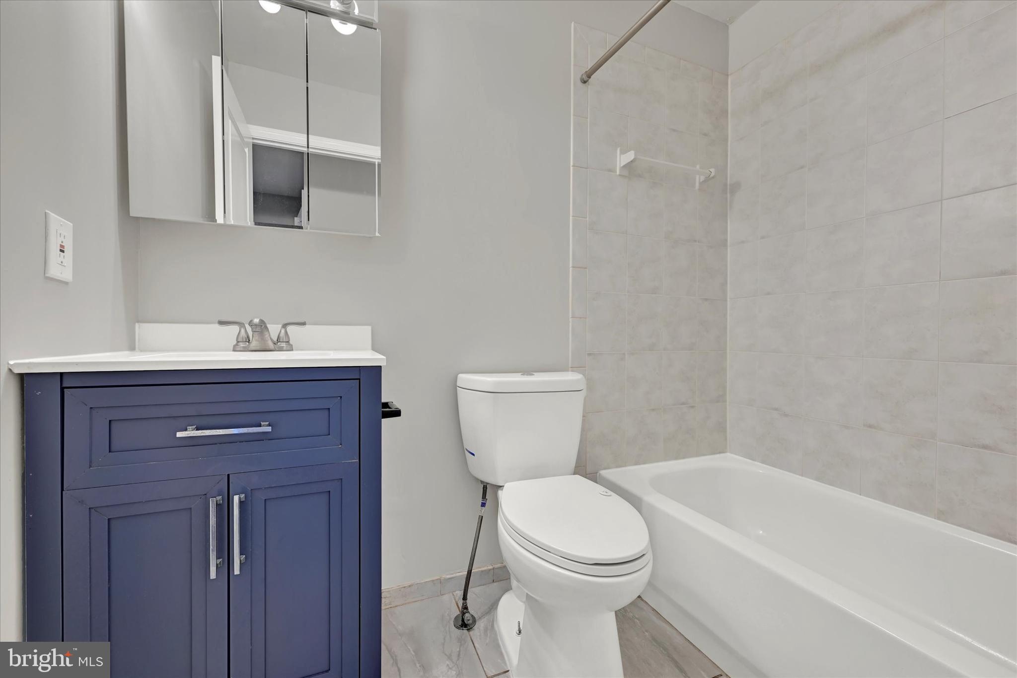 42 KING HENRY CIRCLE 42