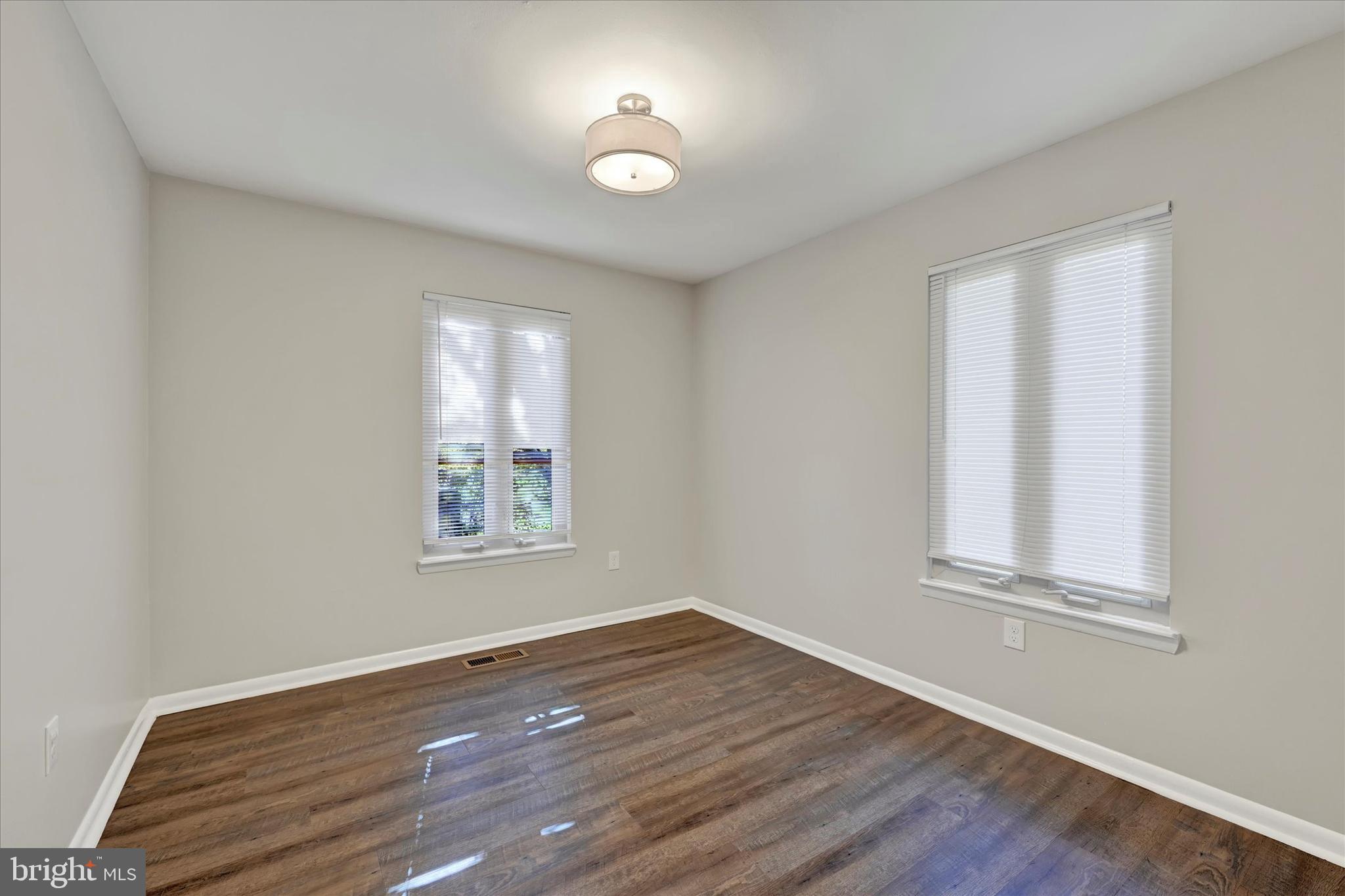 42 KING HENRY CIRCLE 42