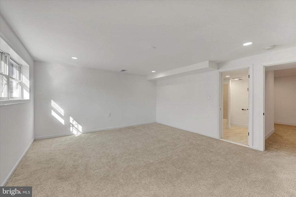5601 SELFORD ROAD