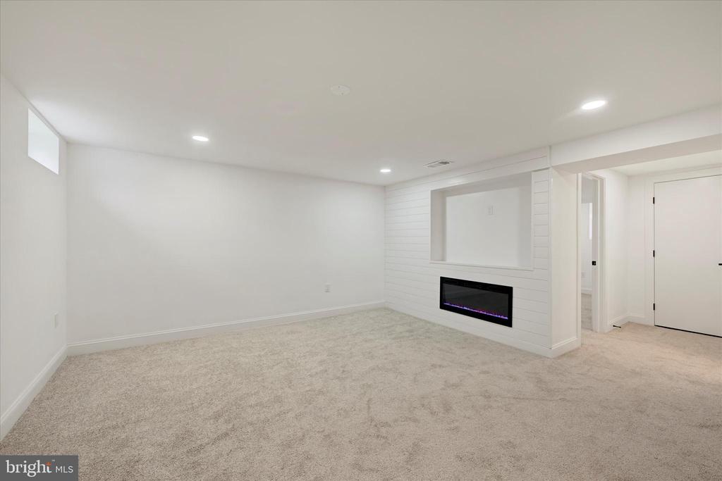 1230 STAMFORD ROAD