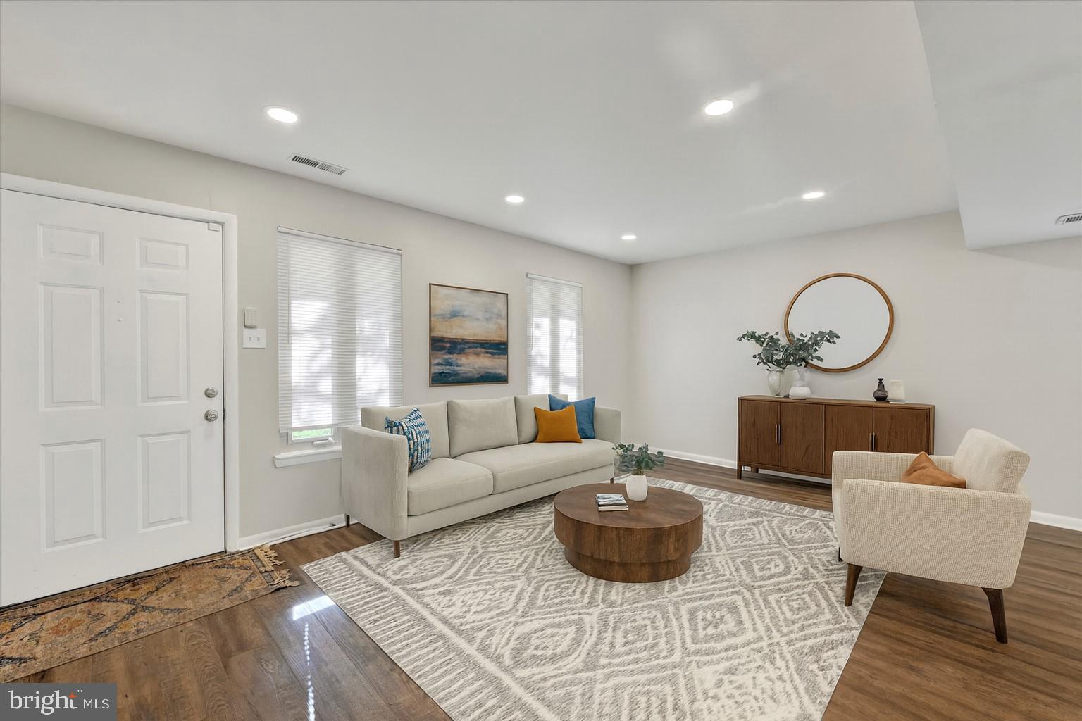 42 KING HENRY CIRCLE 42