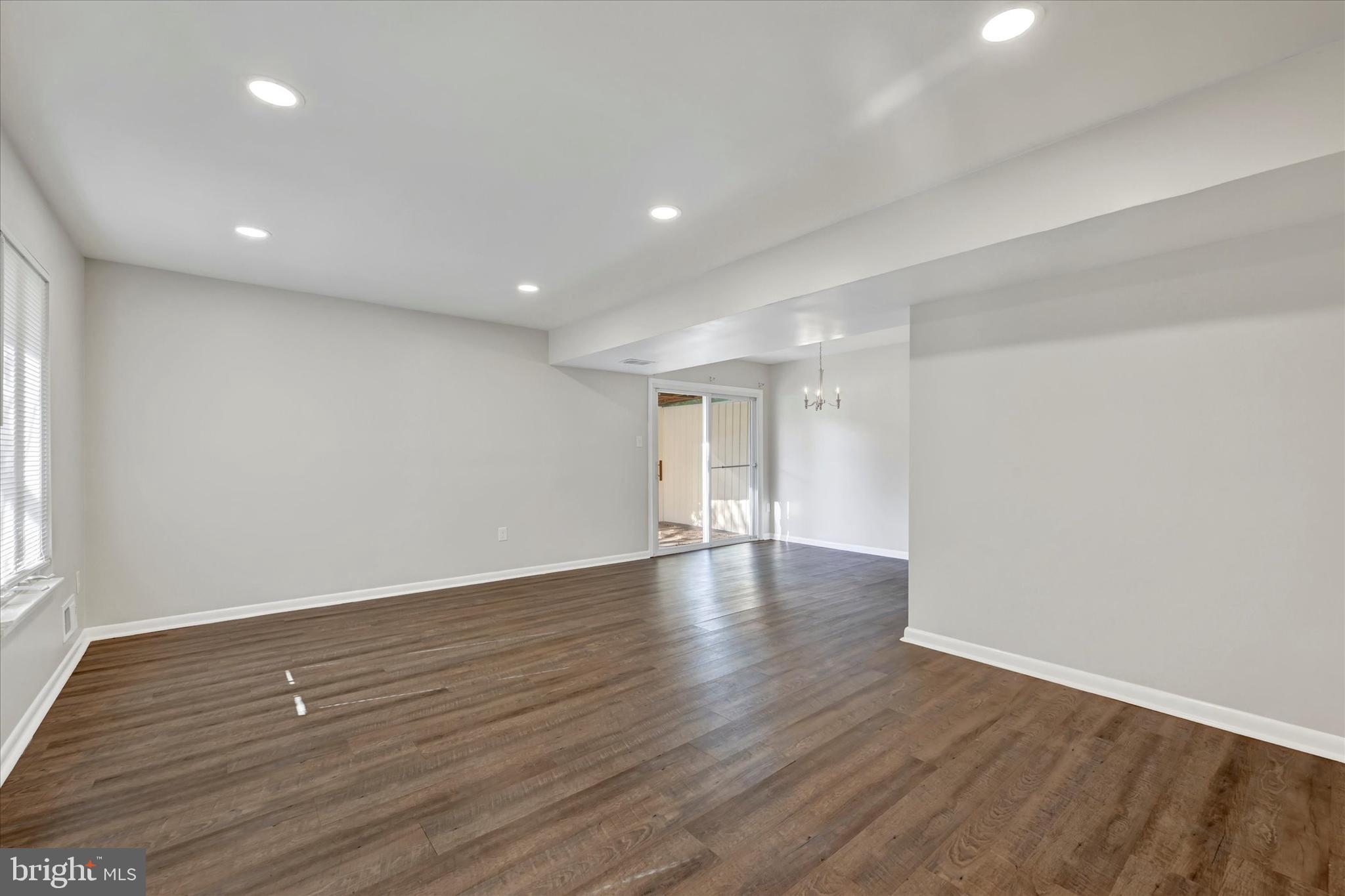 42 KING HENRY CIRCLE 42