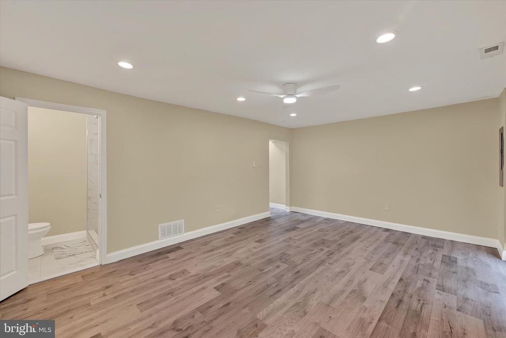 10 SHARROW COURT