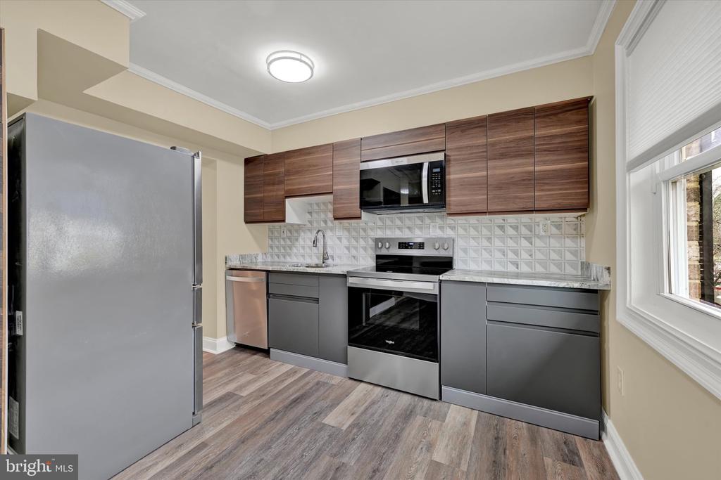 10 SHARROW COURT