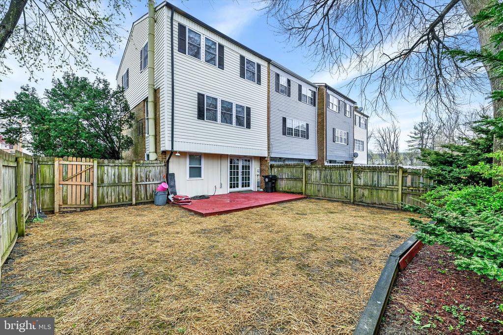 10 SHARROW COURT