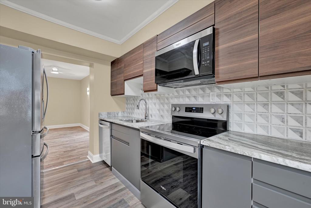 10 SHARROW COURT