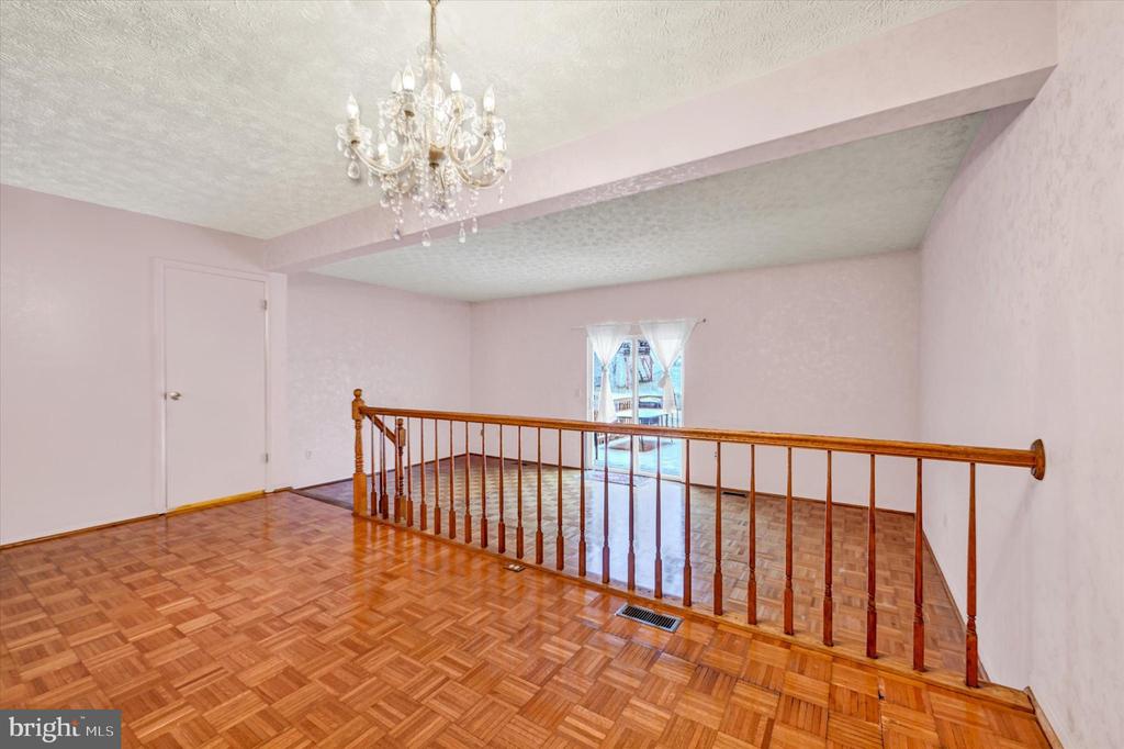 9 RACHEL COURT