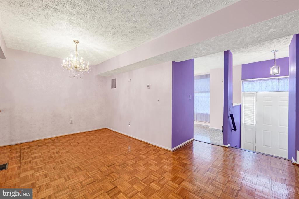 9 RACHEL COURT