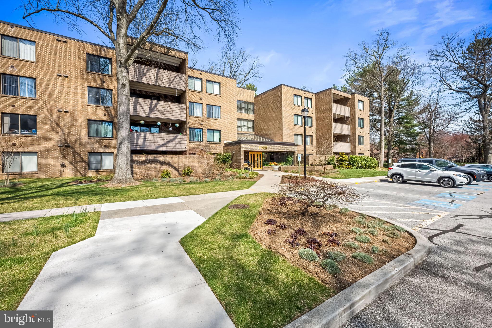 4 CANDLEMAKER COURT 306