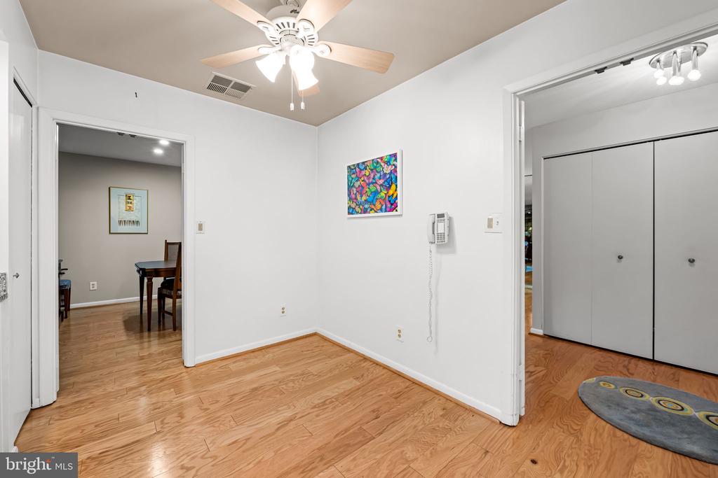 4 CANDLEMAKER COURT 306