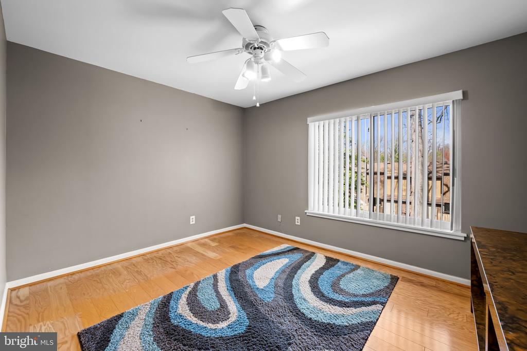 4 CANDLEMAKER COURT 306