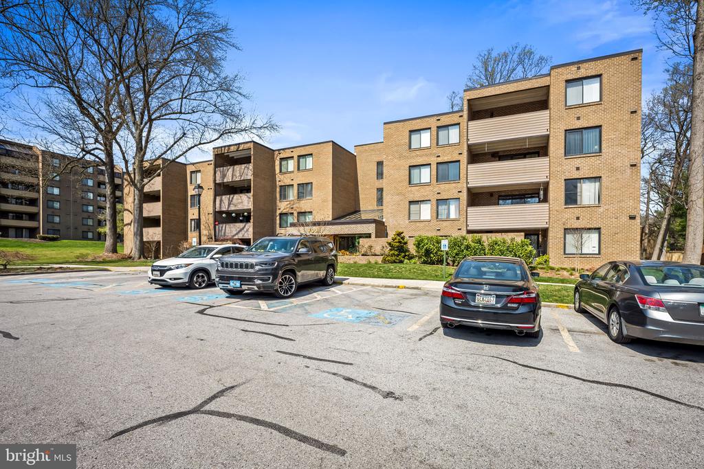 4 CANDLEMAKER COURT 306