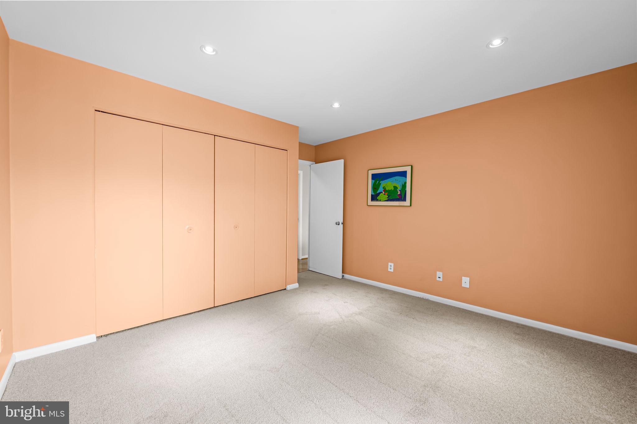 4 CANDLEMAKER COURT 306
